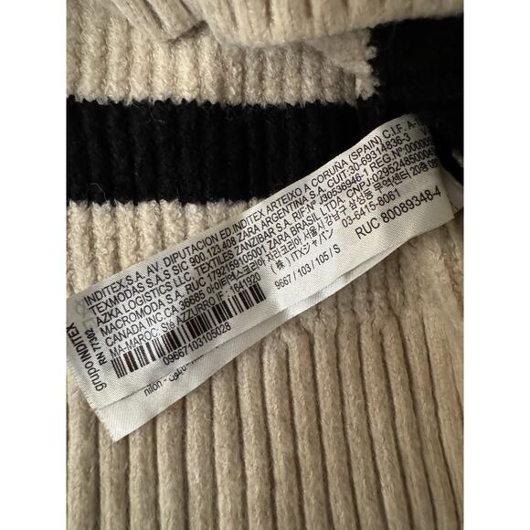 Zara Ribbed Cream & Black Striped
Turtleneck Sweater Small - Picture 4 of 4